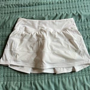 White Pace Rival Mid-Rise Skirt size 4 (never been worn)